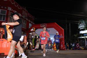 BIB: 4700
                            <button type="button" onclick="openModal(26259479)" class="btn btn-primary btn-sm float-right btn-popup" data-toggle="modal" data-target=".modal-high-quality">
                        <i class="fas fa-shopping-cart"></i> Add to Cart
                    </button>
                                            <button type="button" onclick="isThisMe(26259479, true)" class="btn btn-success btn-sm float-right btn-popup btn-isme hidden" data-toggle="tooltip" data-placement="bottom" title="นี่คือรูปของคุณใช่ไหม คลิกที่นี่เพื่อเอาเข้าอัลบั้ม">
                        <i class="fas fa-plus"></i> Add to album
                    </button>
                    <button type="button" onclick="isThisMe(26259479, false)" class="btn btn-warning btn-sm float-right btn-popup btn-isnotme hidden">
                        <i class="fas fa-ban"></i> Remove from album
                    </button>